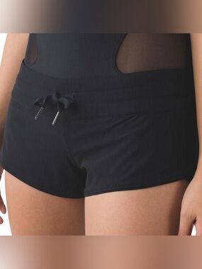 NWOT! Lululemon Water Surf Short 2” Reversible Black/White Striped Size 4 Beach
